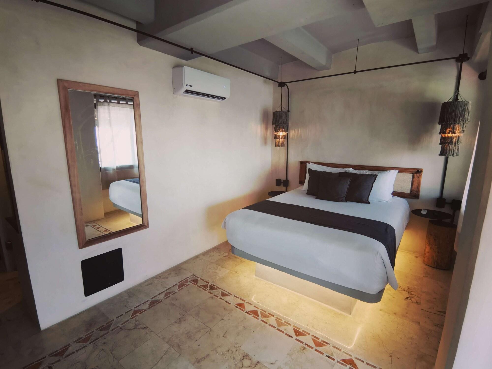 5TH AVE WITH PARKING Caribbean Paradise Boutique Hotel by BFH Playa del Carmen Extérieur photo