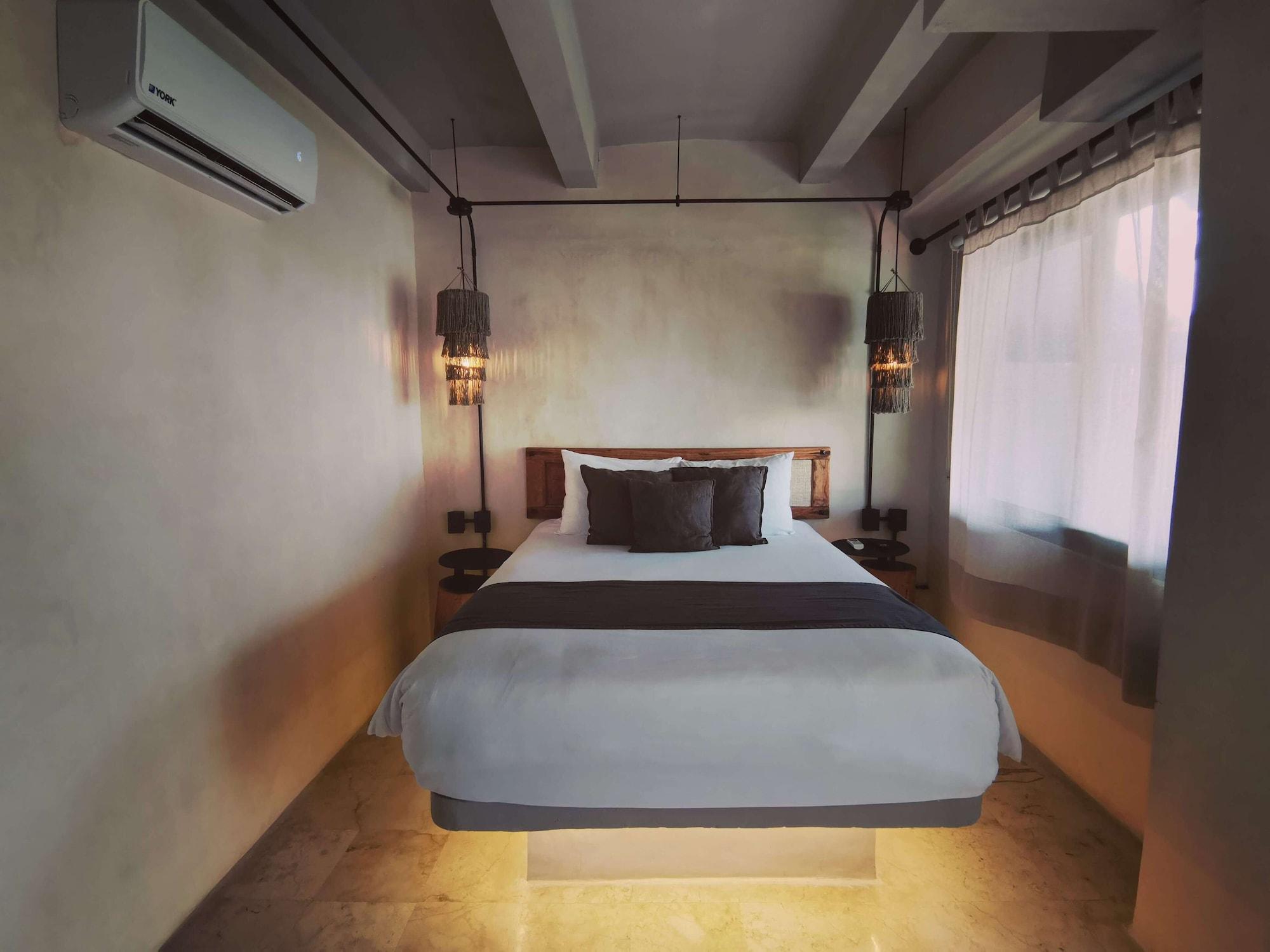 5TH AVE WITH PARKING Caribbean Paradise Boutique Hotel by BFH Playa del Carmen Extérieur photo