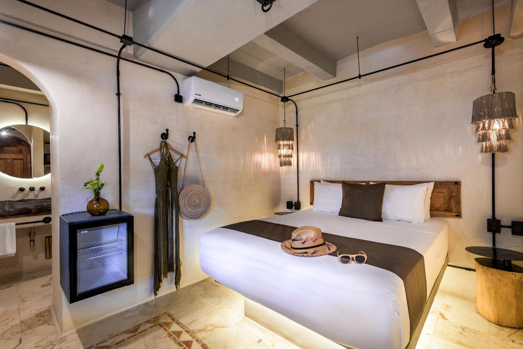 5TH AVE WITH PARKING Caribbean Paradise Boutique Hotel by BFH Playa del Carmen Extérieur photo